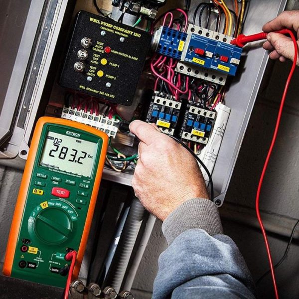 Extech - CAT IV Insulation Tester/True RMS Multimeter - MG320